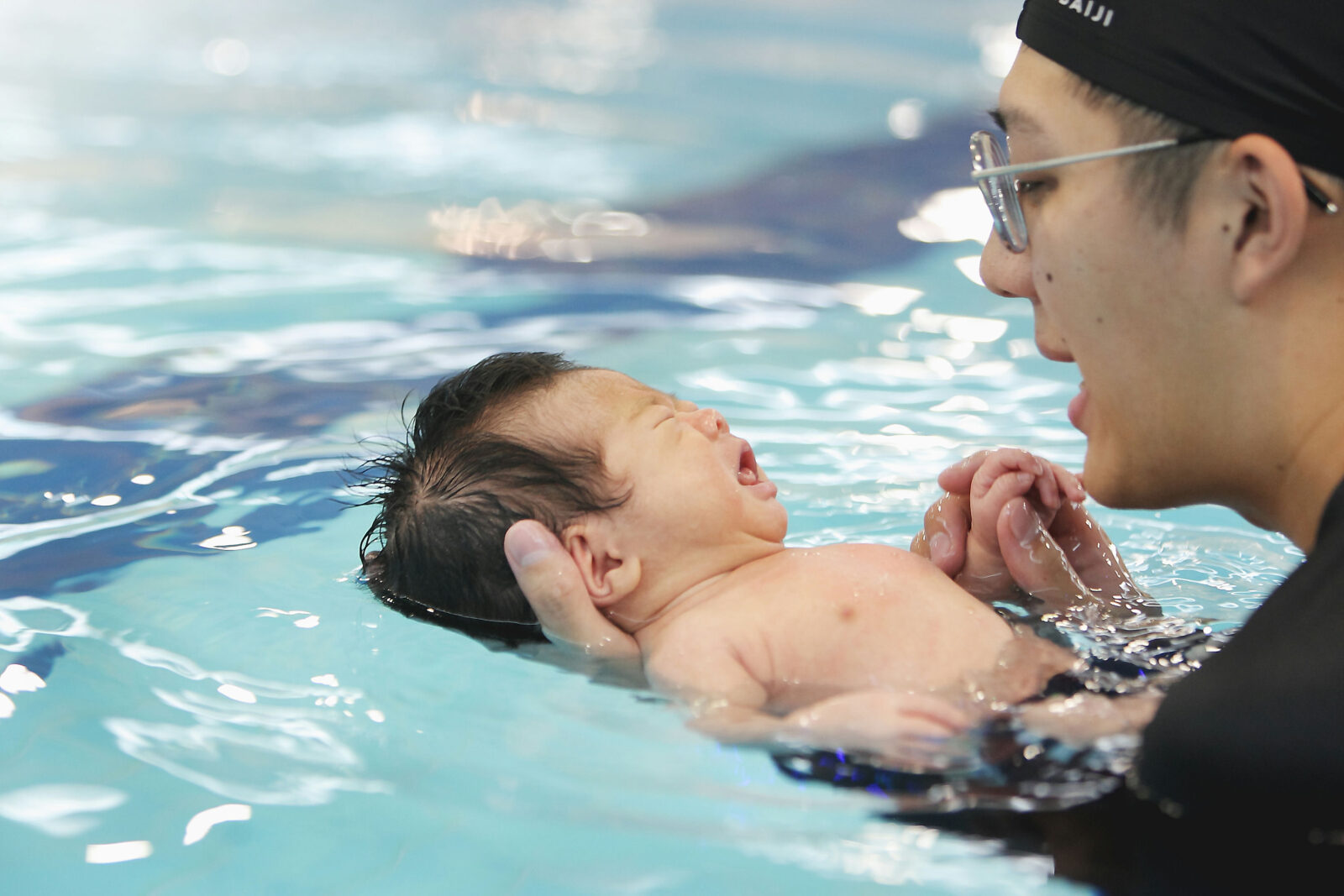 玩動靜_親子游泳