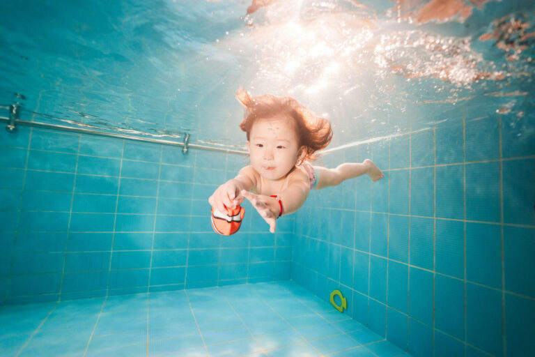 玩動靜_親子游泳