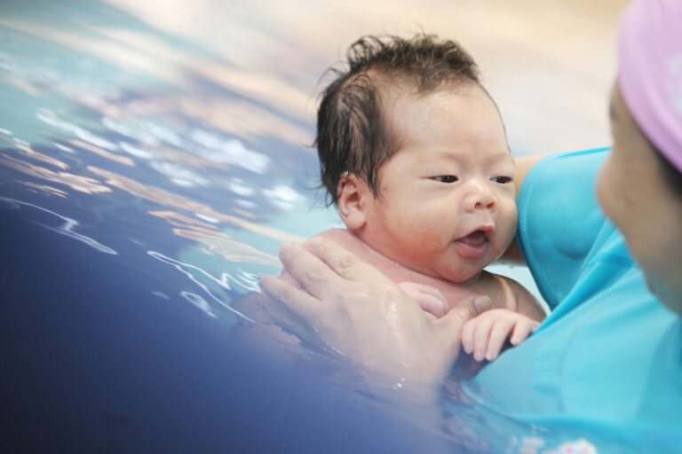 玩動靜_親子游泳