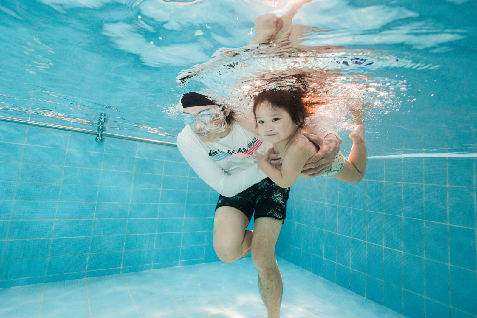 玩動靜_親子游泳