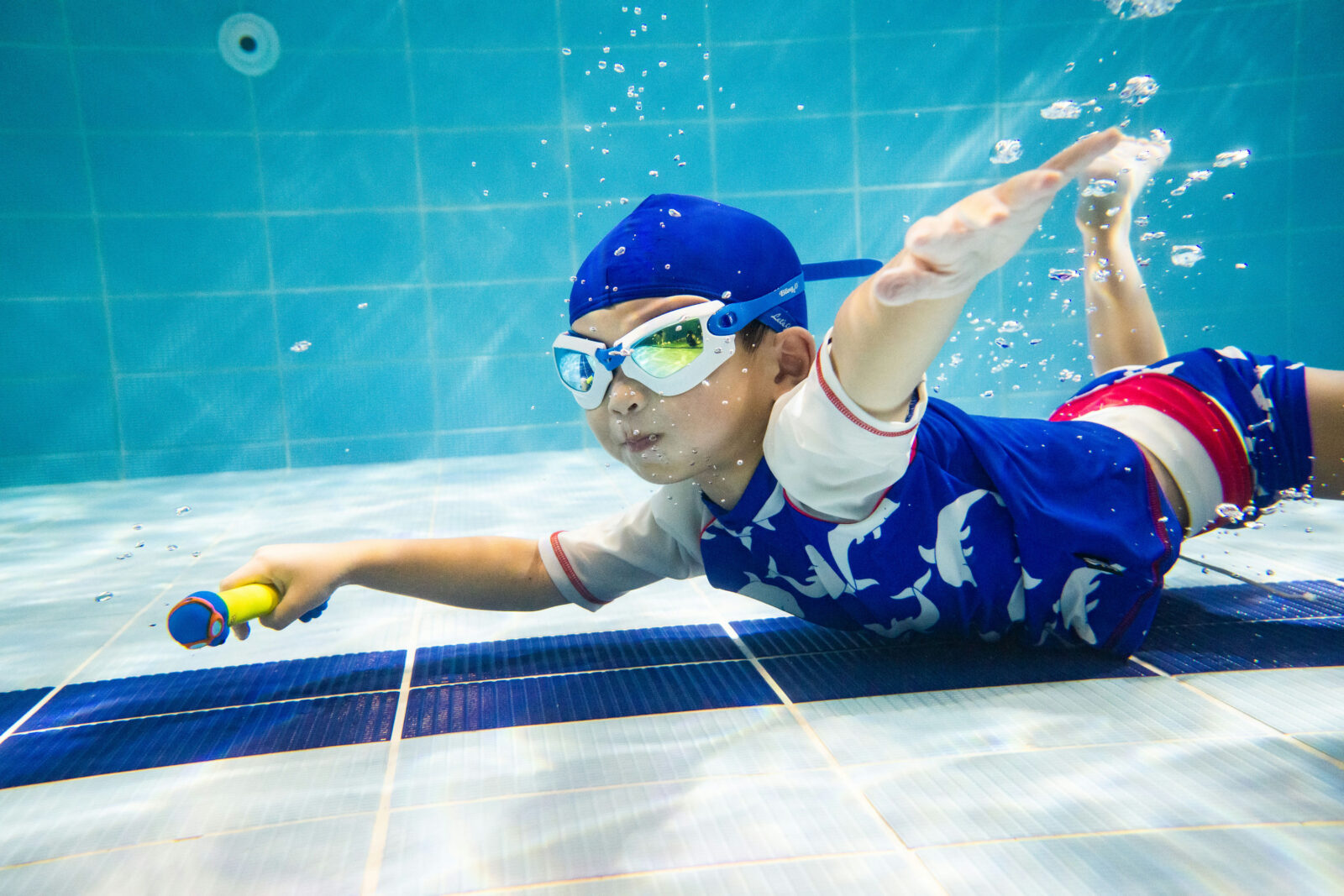 玩動靜_親子游泳