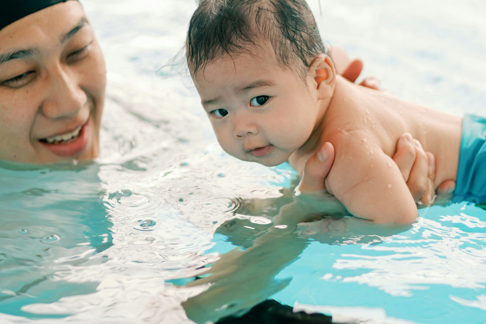 玩動靜_親子游泳